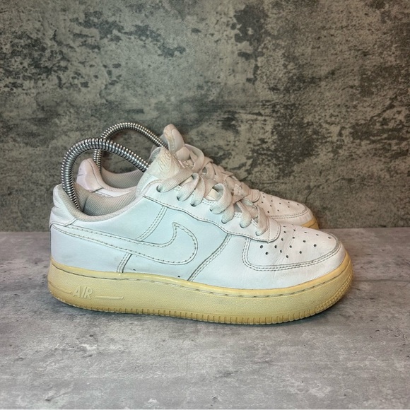 Nike Air Force 1 Sneakers Womens sz 6 - white - Picture 1 of 7
